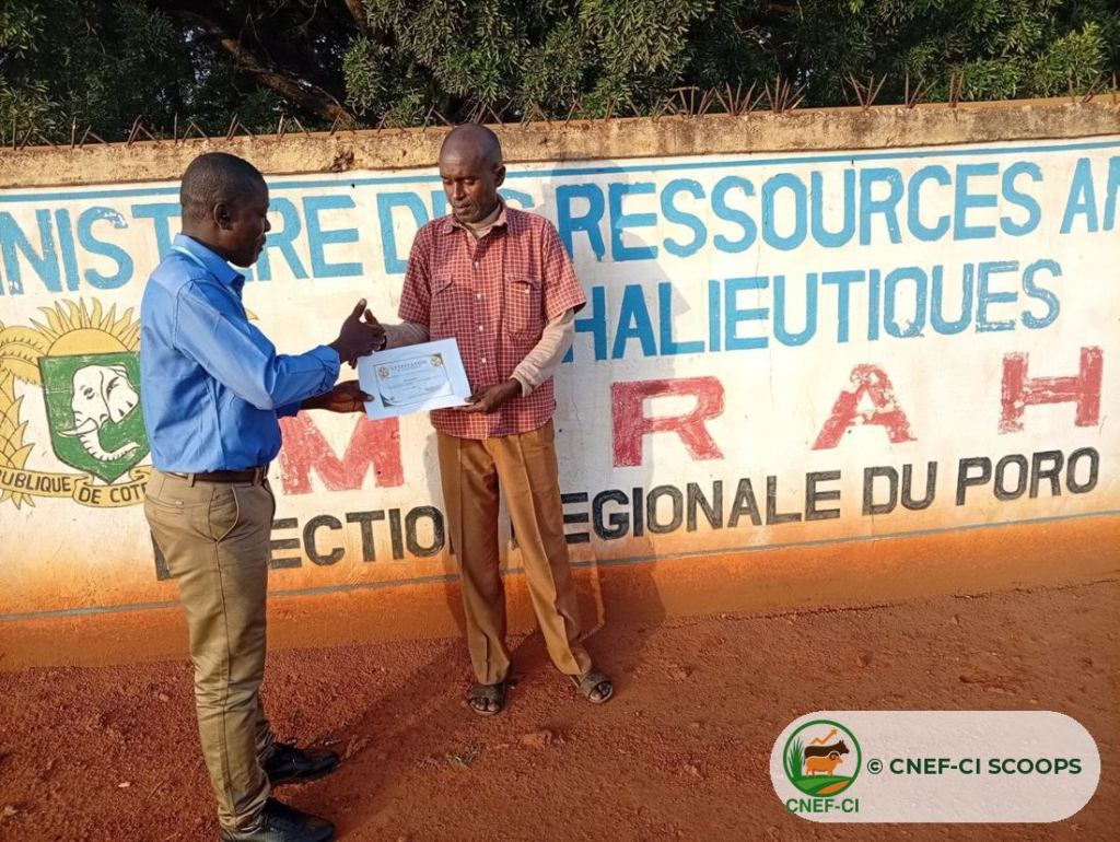 Remise des attestations — Direction régionale du MIRAH du Poro, Korhogo