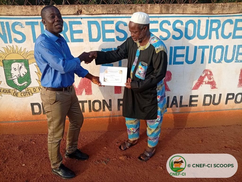 Remise des attestations — Direction régionale du MIRAH du Poro, Korhogo