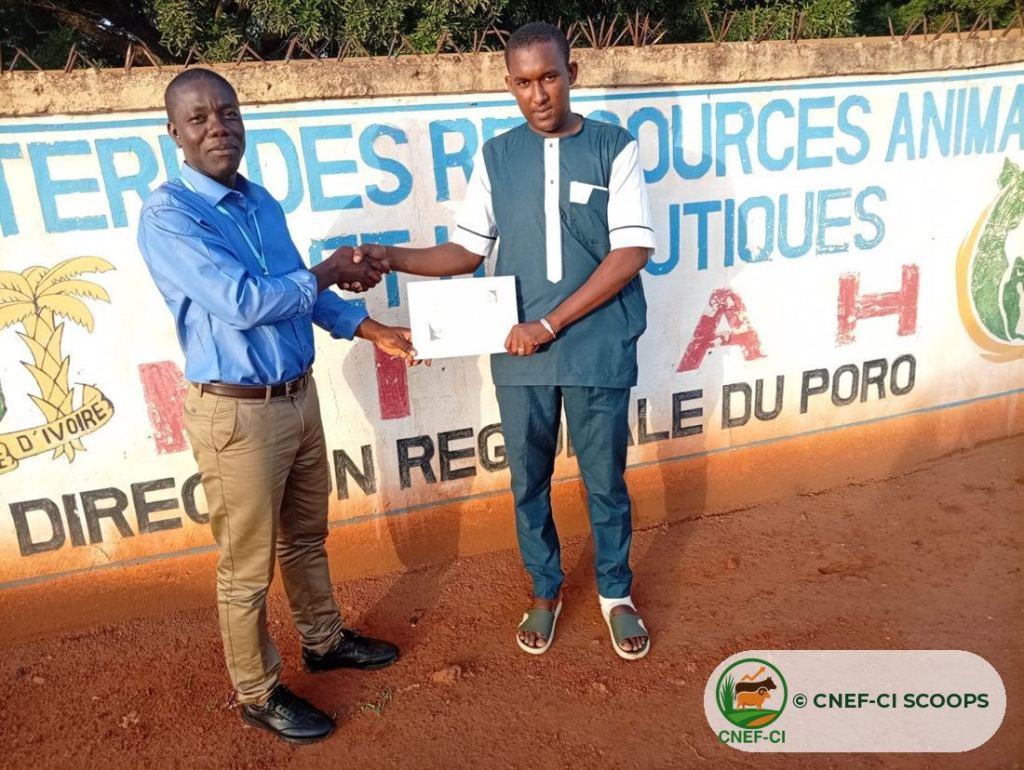 Remise des attestations — Direction régionale du MIRAH du Poro, Korhogo
