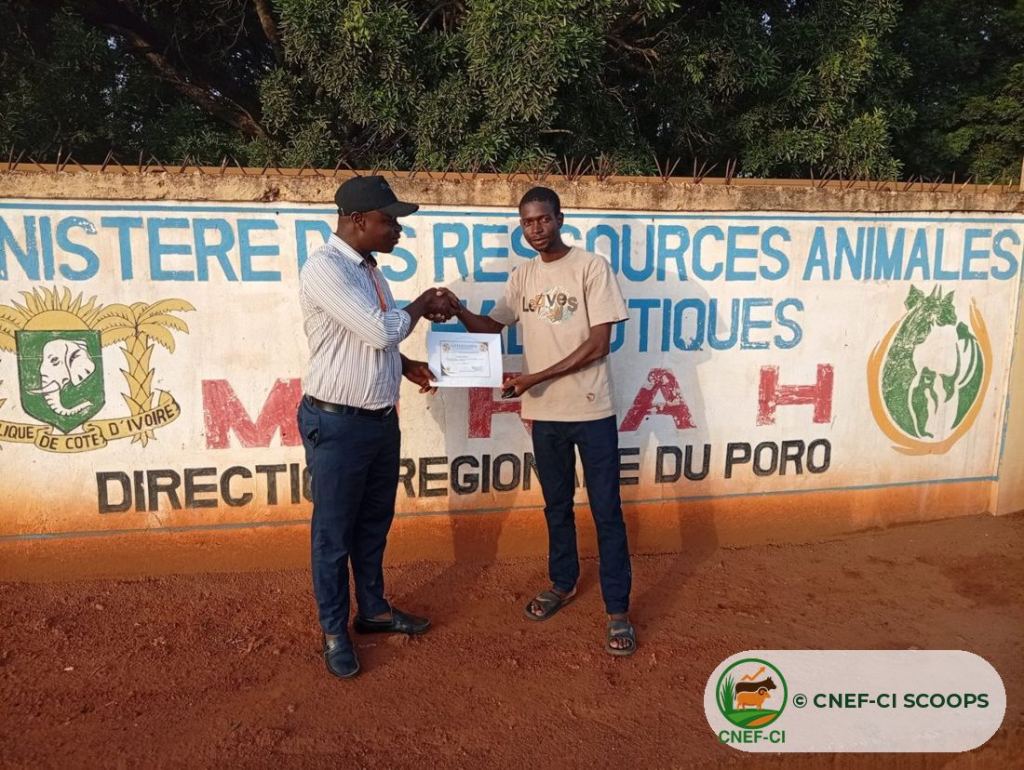Remise des attestations — Direction régionale du MIRAH du Poro, Korhogo