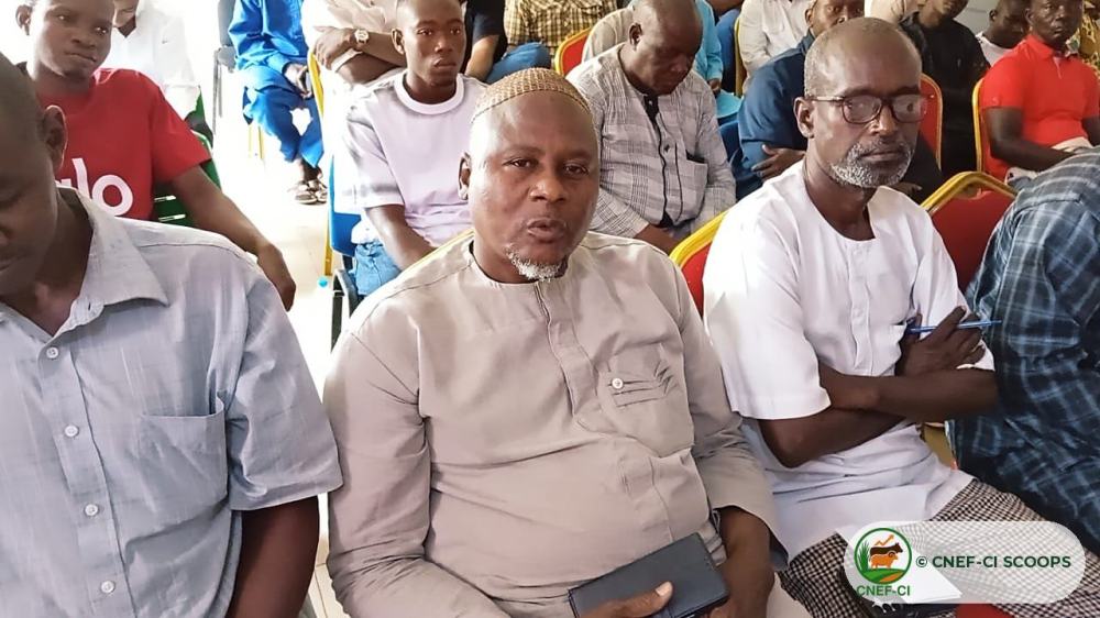 Un participant pose une question lors de la formation de Korhogo