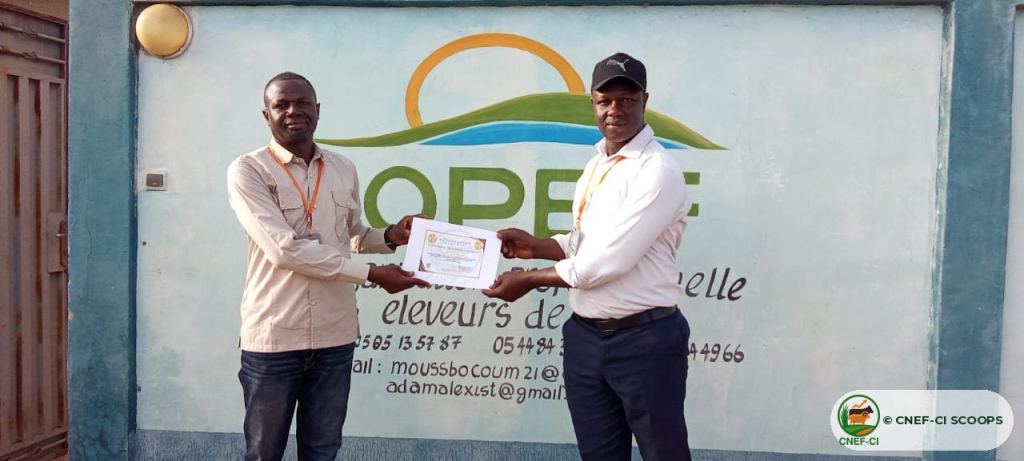 Remise des attestations aux participants — OPEF, Ferkessédougou