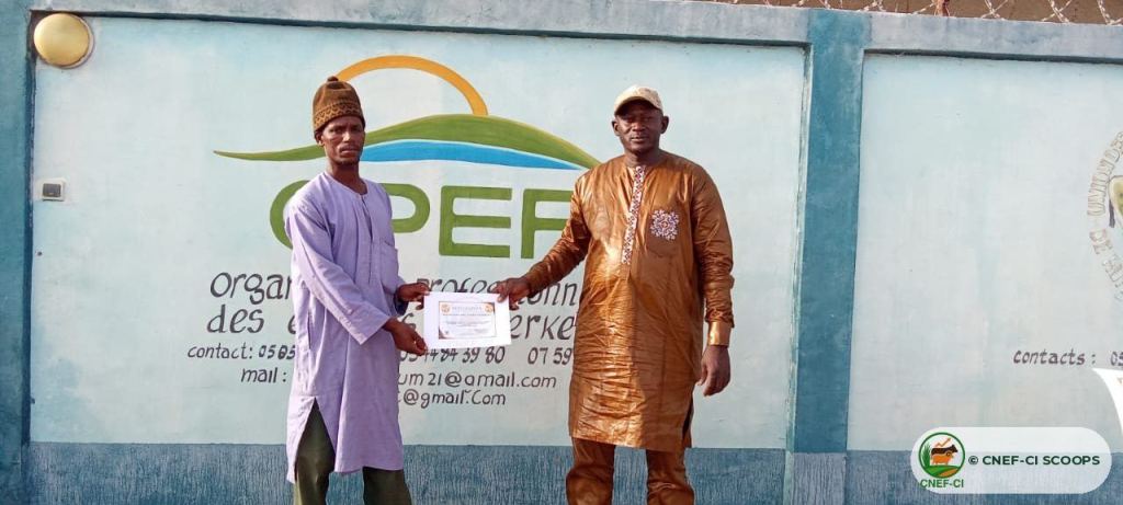 Remise des attestations aux participants — OPEF, Ferkessédougou