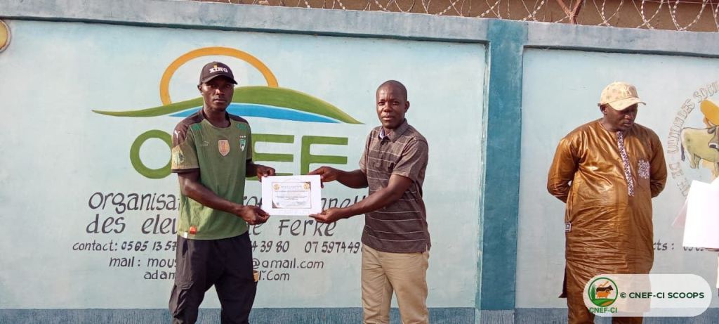 Remise des attestations aux participants — OPEF, Ferkessédougou